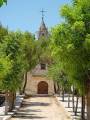 pozuelo:450px-paseo_con_iglesia_al_fondo_en_pozuelo_del_rey.jpg